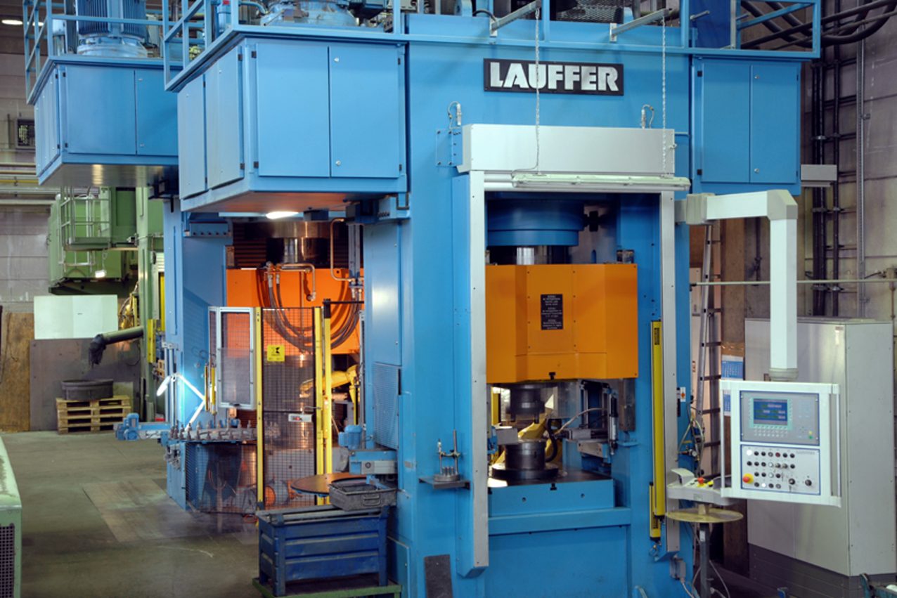 Presswerk der Wezel GmbH mit Kaltfließpressen